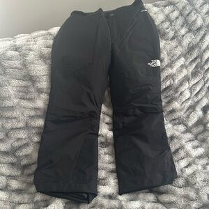 North face snow pants, black,  size 7-8. Only worn a couple of times